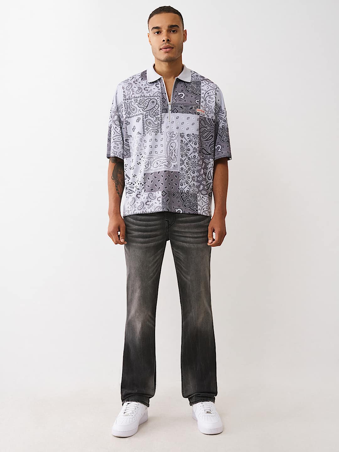 True Religion - RICKY BANDANA HORSESHOE STRAIGHT JEAN 34”