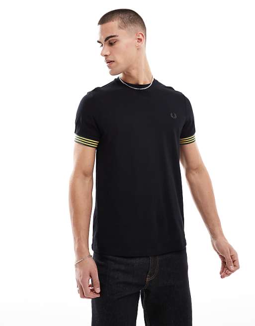relaxed t-shirt in black with striped sleeve cuff