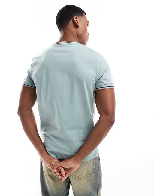 twin tipped t-shirt in ice blue