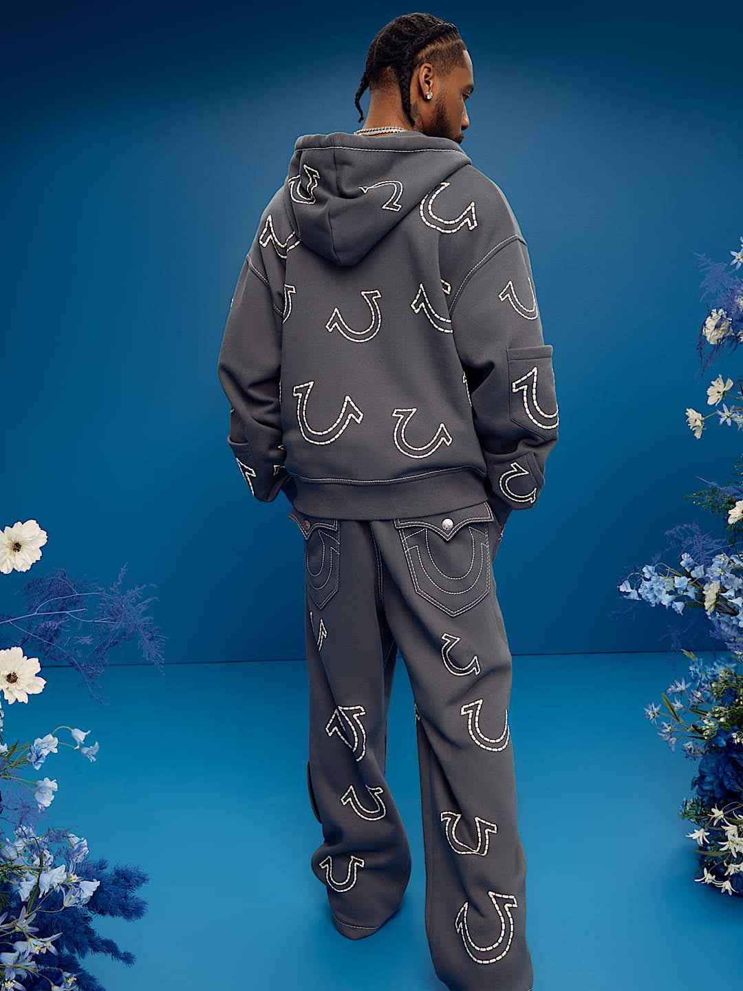 True Religion - Horseshoe Big T Baggy Sweatpant