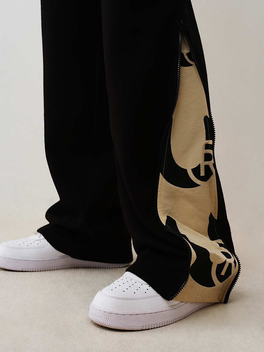 True Religion - ZIP-UP BAGGY SWEATPANT