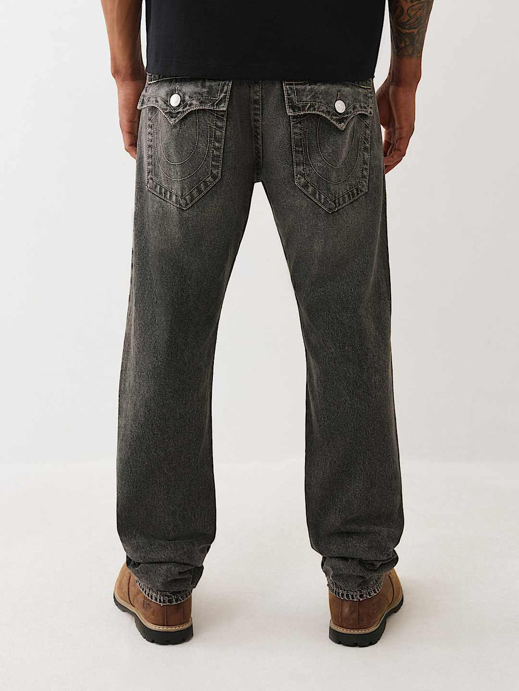 True Religion - RICKY LOGO APPLIQUÉ STRAIGHT JEAN