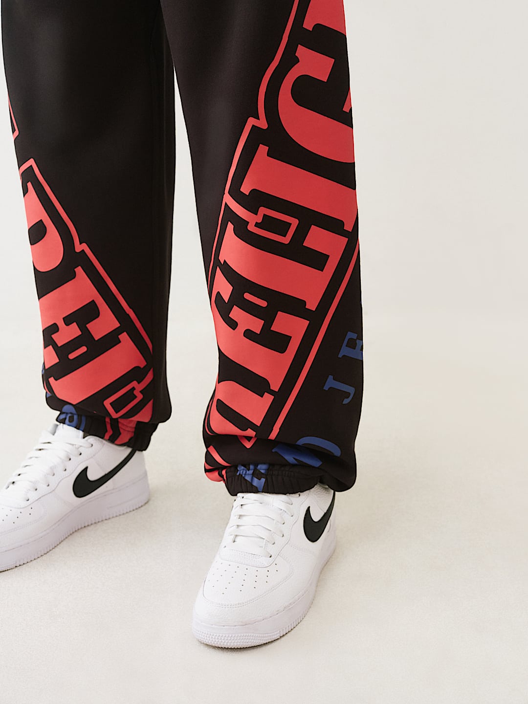 True Religion - Overt Arched Logo Baggy Jogger