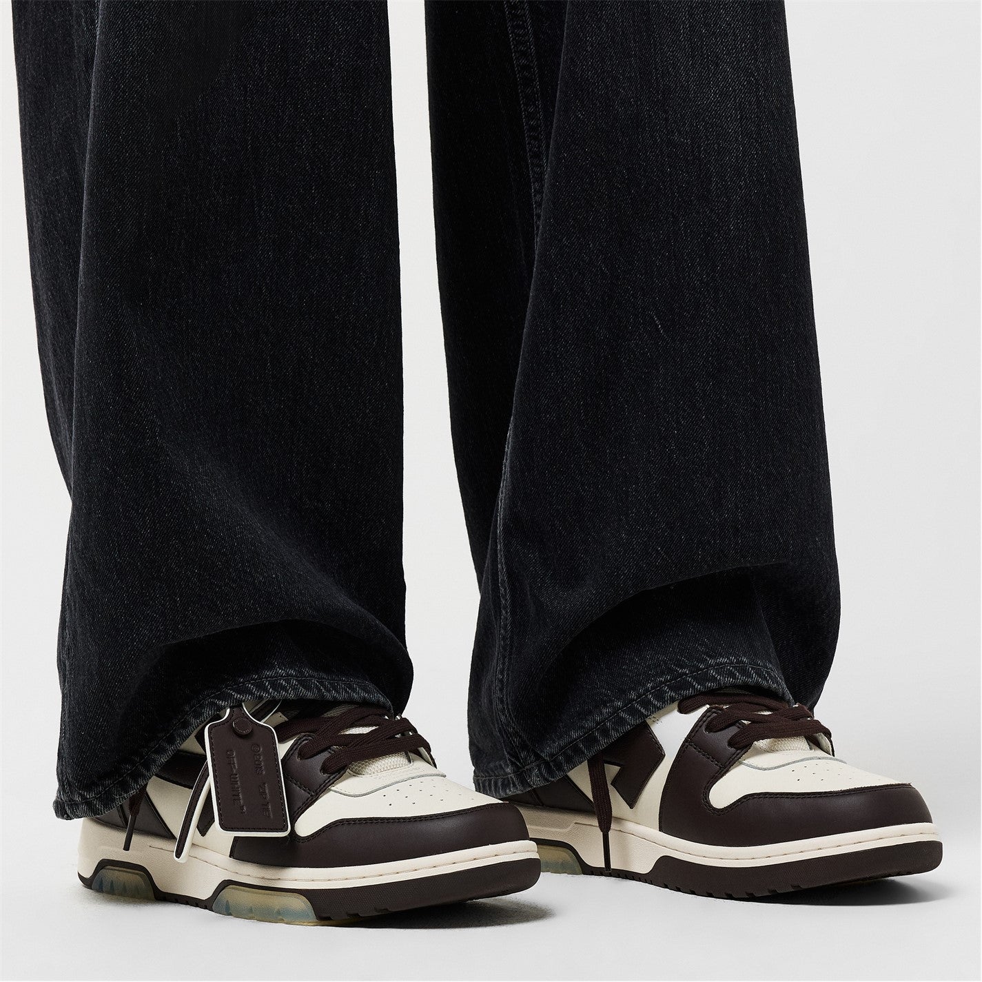 OFF WHITE - Men's Out Of Office Classic Trainers, Trademark Branding