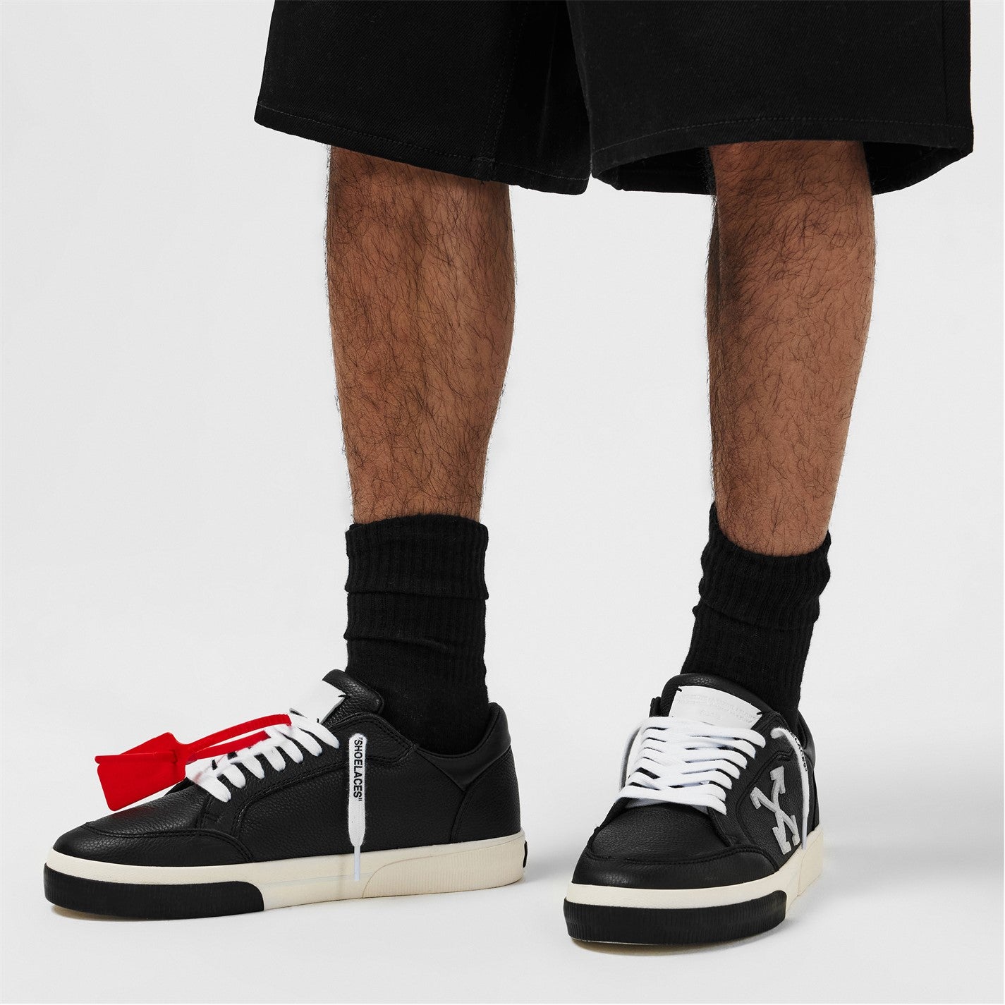 OFF WHITE - Men's Vulcanised Trainers Sneakers