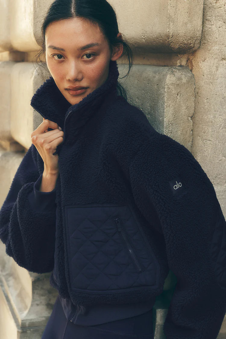 ALO YOGA - Sherpa Edge Bomber