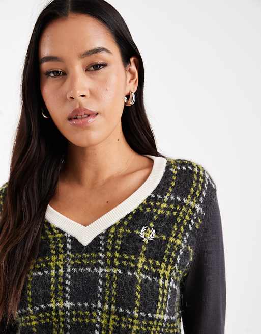 Fred Perry - v-neck tartan jumper in dark grey