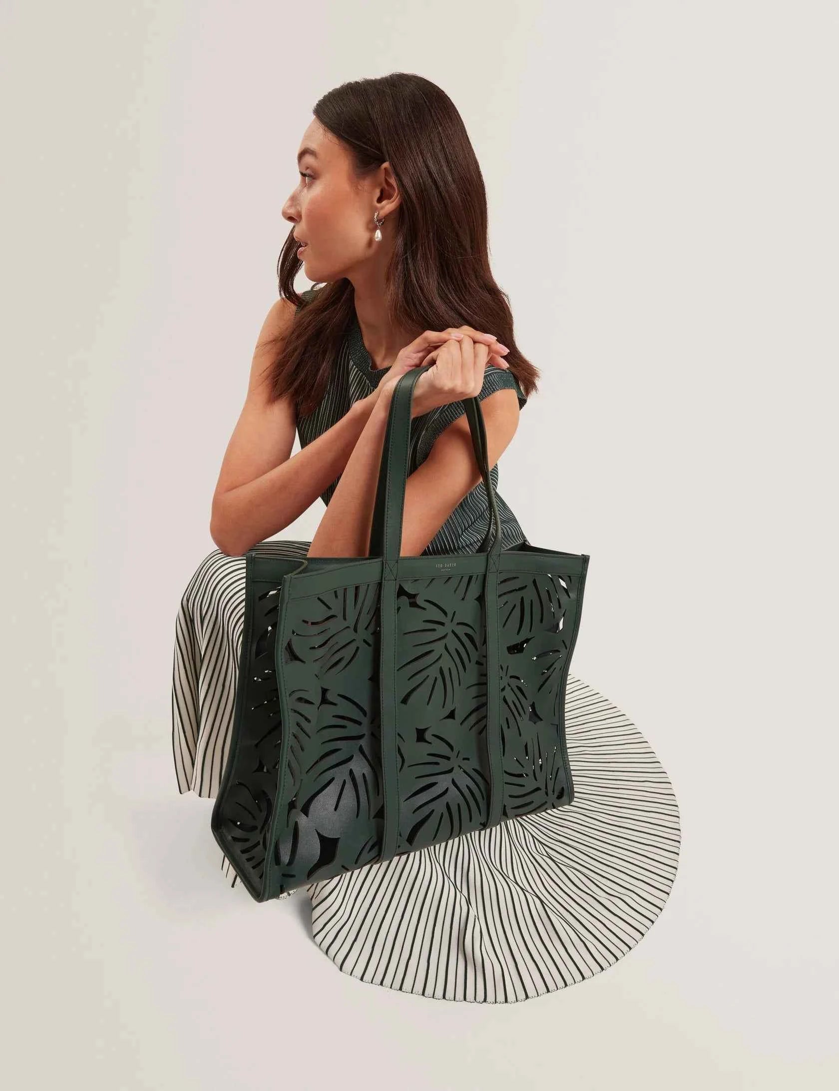 Ted Baker London - LEIIAN Leaf Cut Out Wide Leather Tote Bag