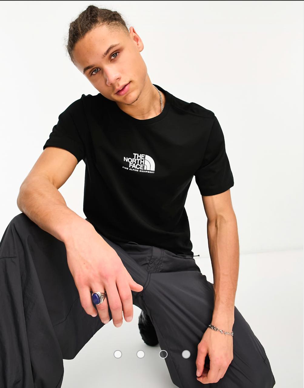 The North Face - Black T-Shirt IMMEDIATE