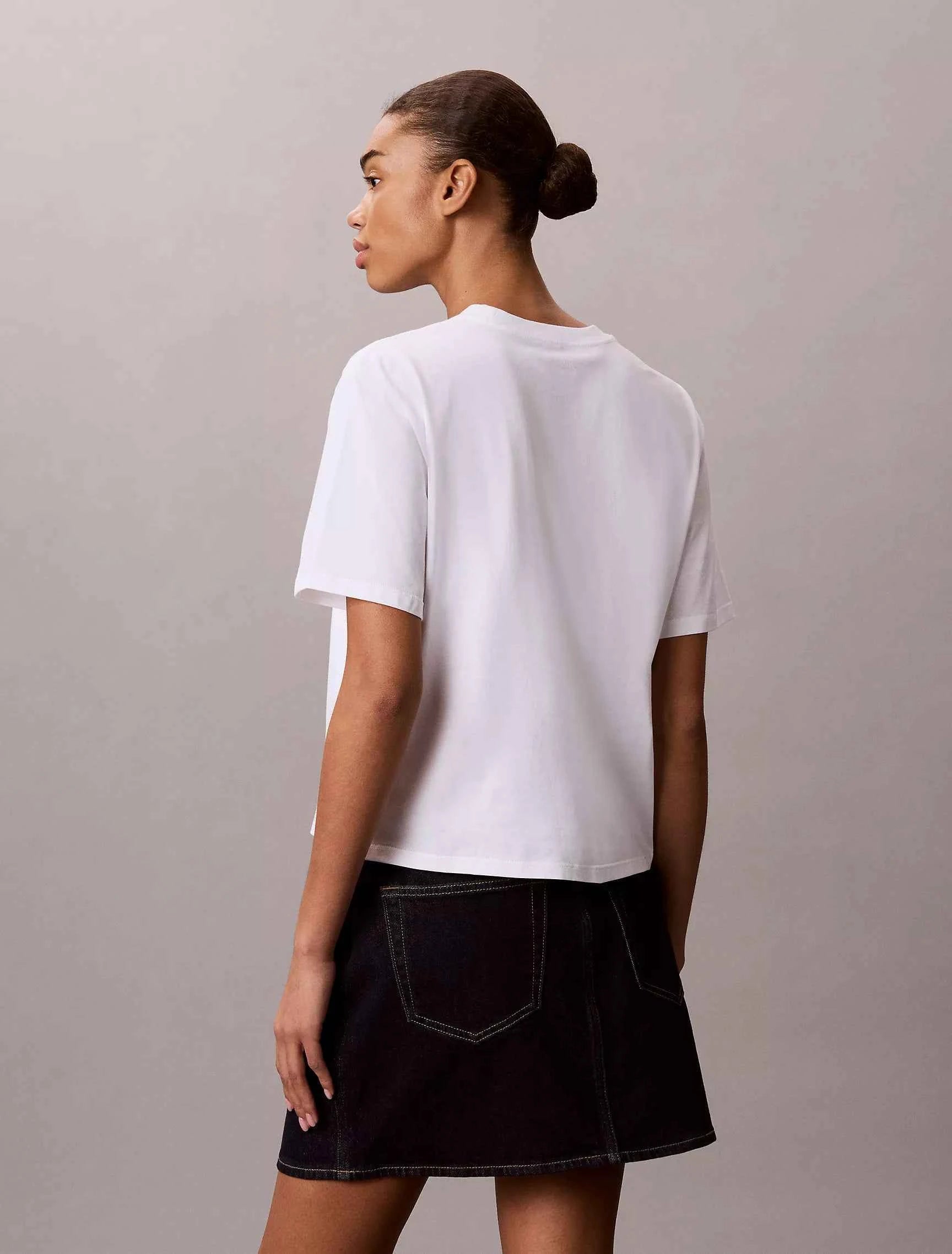 Calvin Klein - Cursive Calvin Klein Graphic Boxy Tee