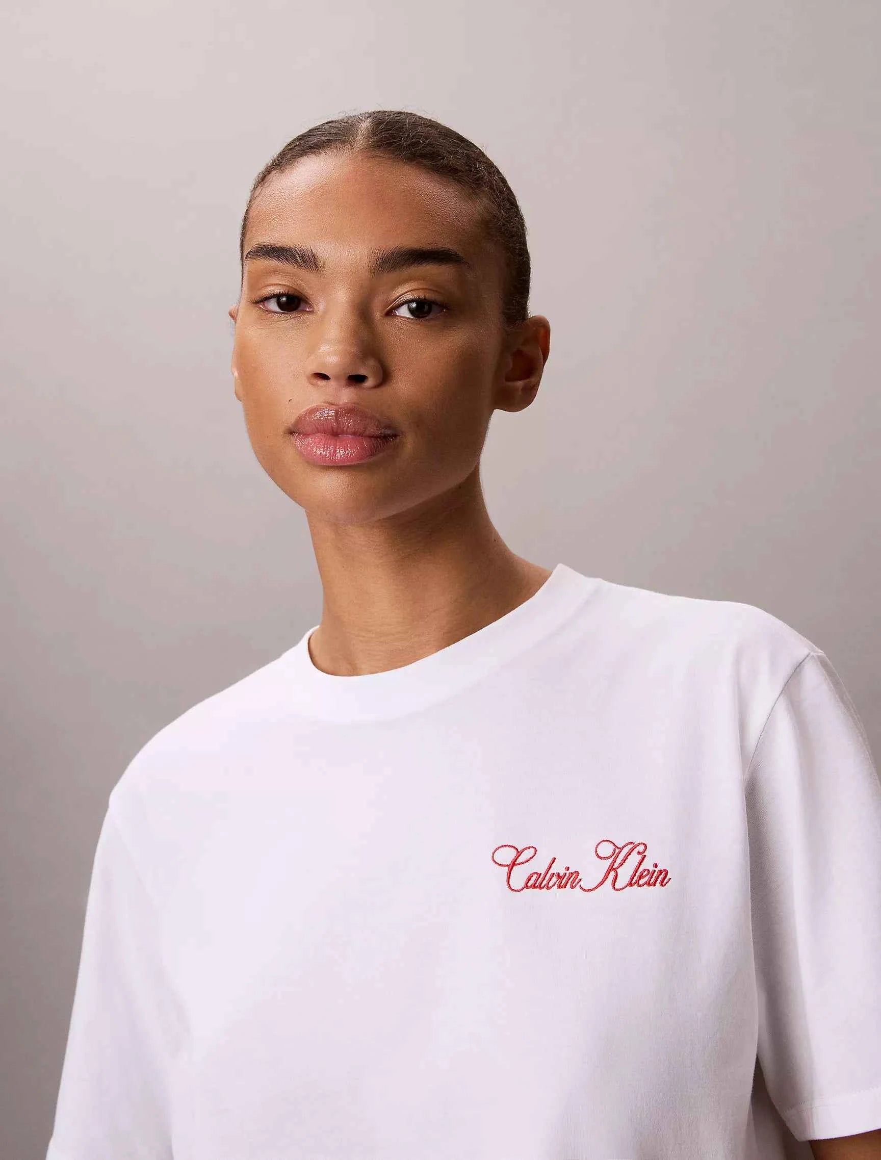Calvin Klein - Cursive Calvin Klein Graphic Boxy Tee