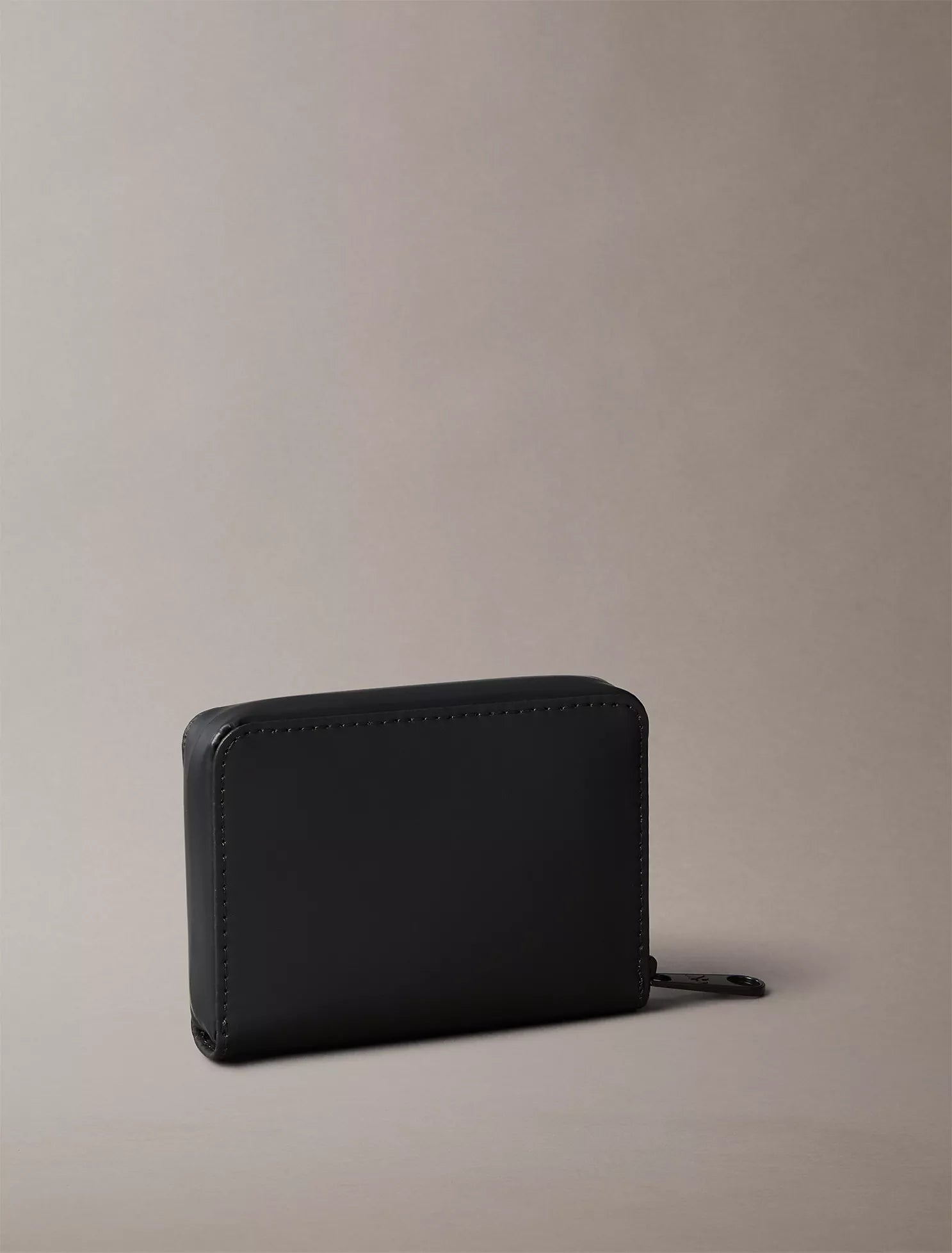 Calvin Klein - Utility Zip Wallet