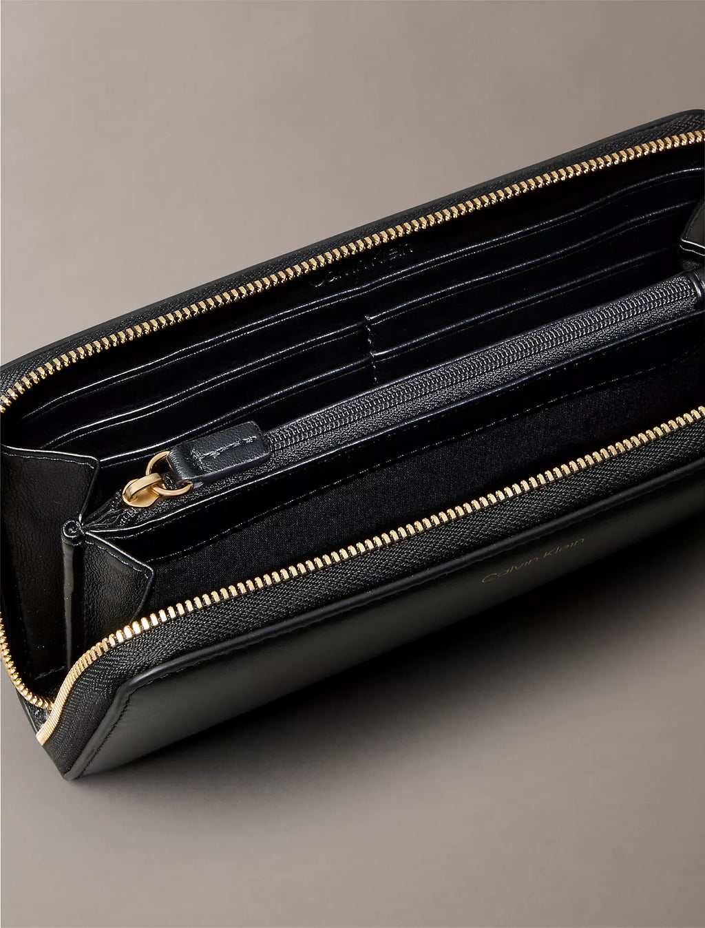 Calvin Klein - Leather Large Zip Wallet