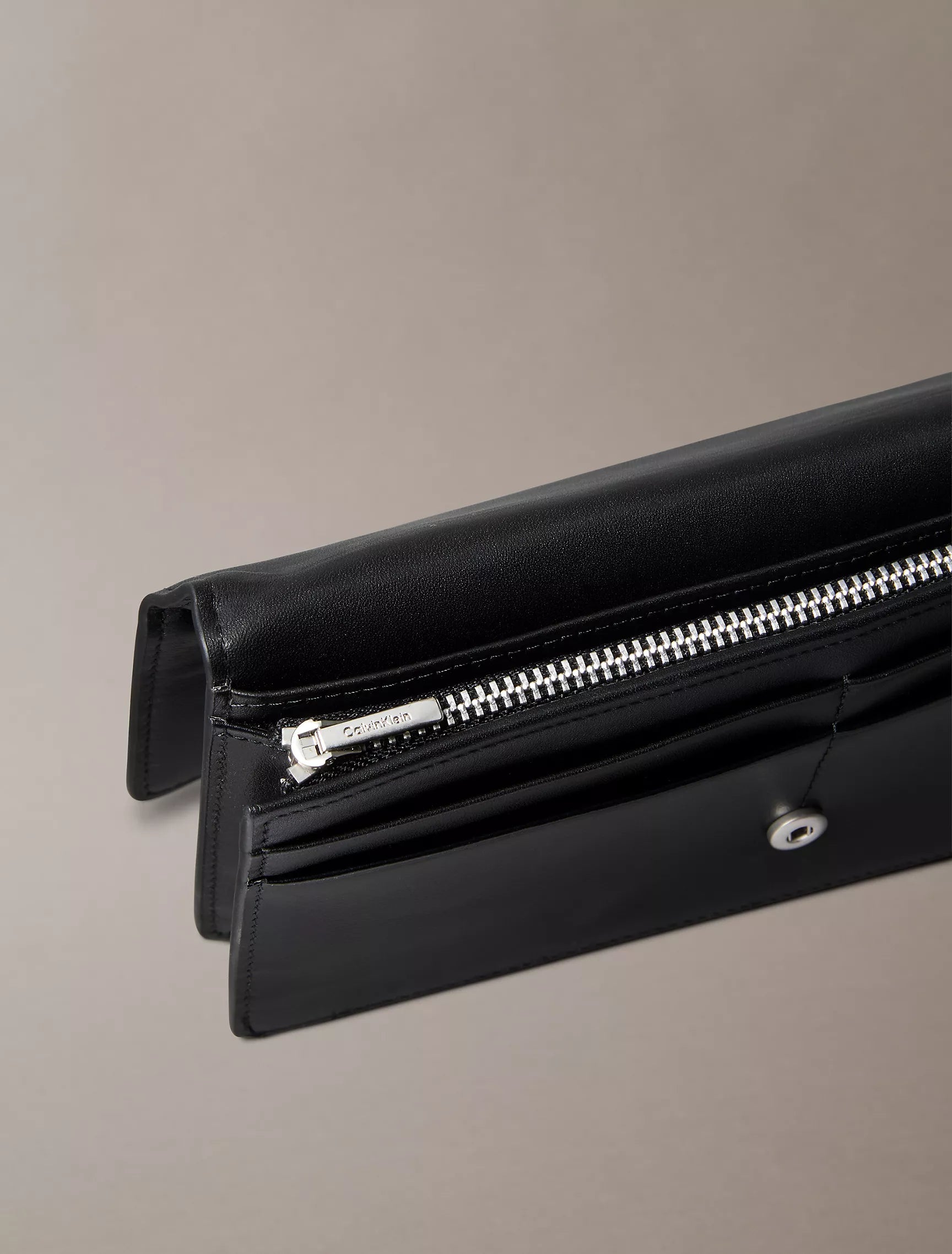 Calvin Klein - Monogram Logo Emblem Leather Bifold Wallet