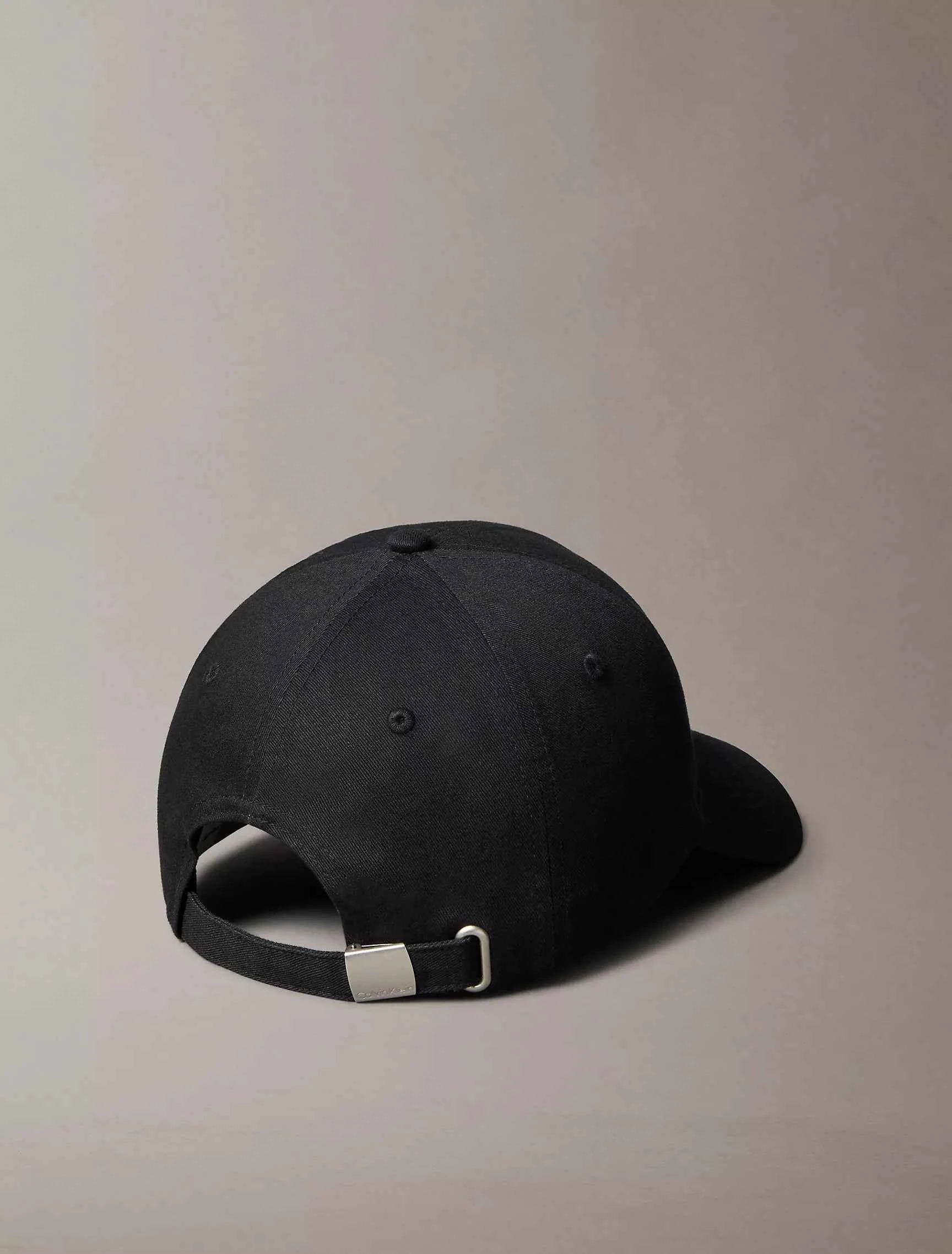 Calvin Klein - Embroidered Monologo Baseball Cap