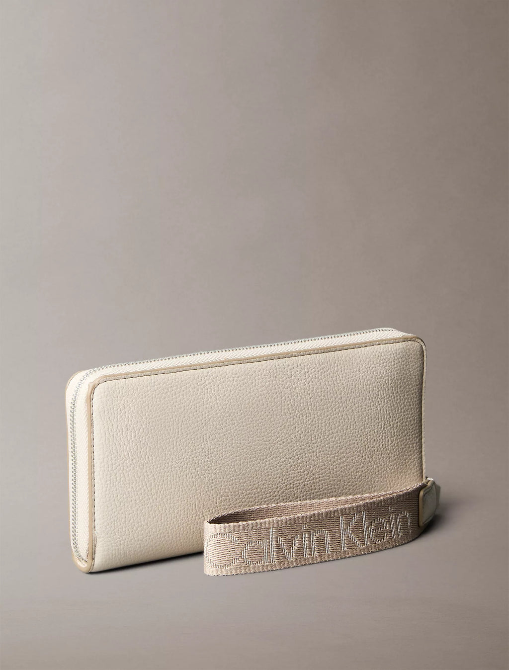 Calvin Klein - Ultralight Wristlet