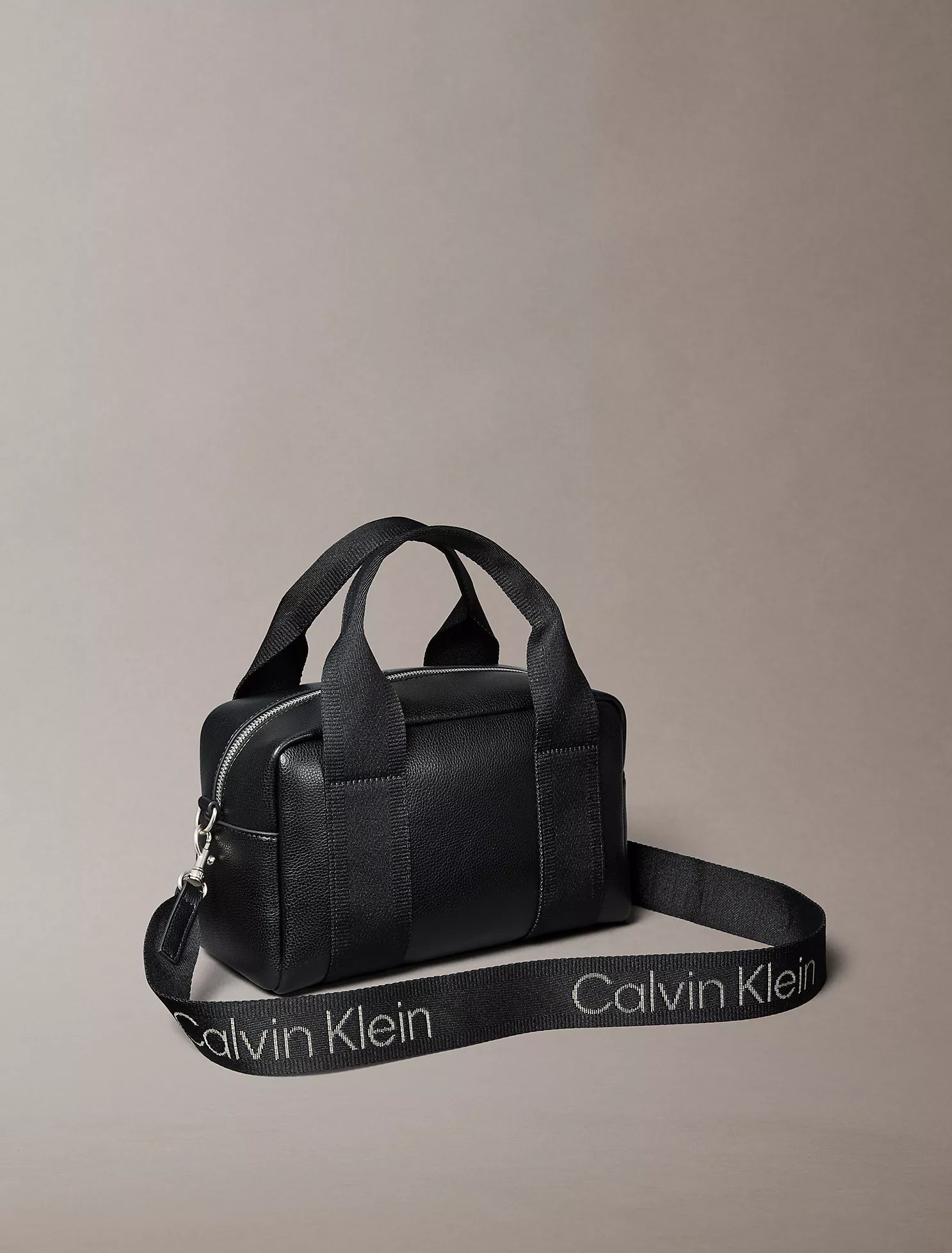 Calvin Klein -nUltralight Barrel Crossbody Bag