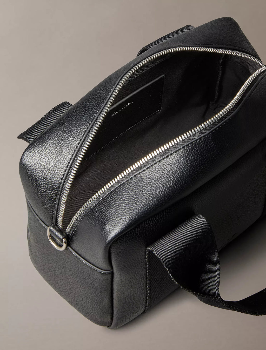 Calvin Klein -nUltralight Barrel Crossbody Bag