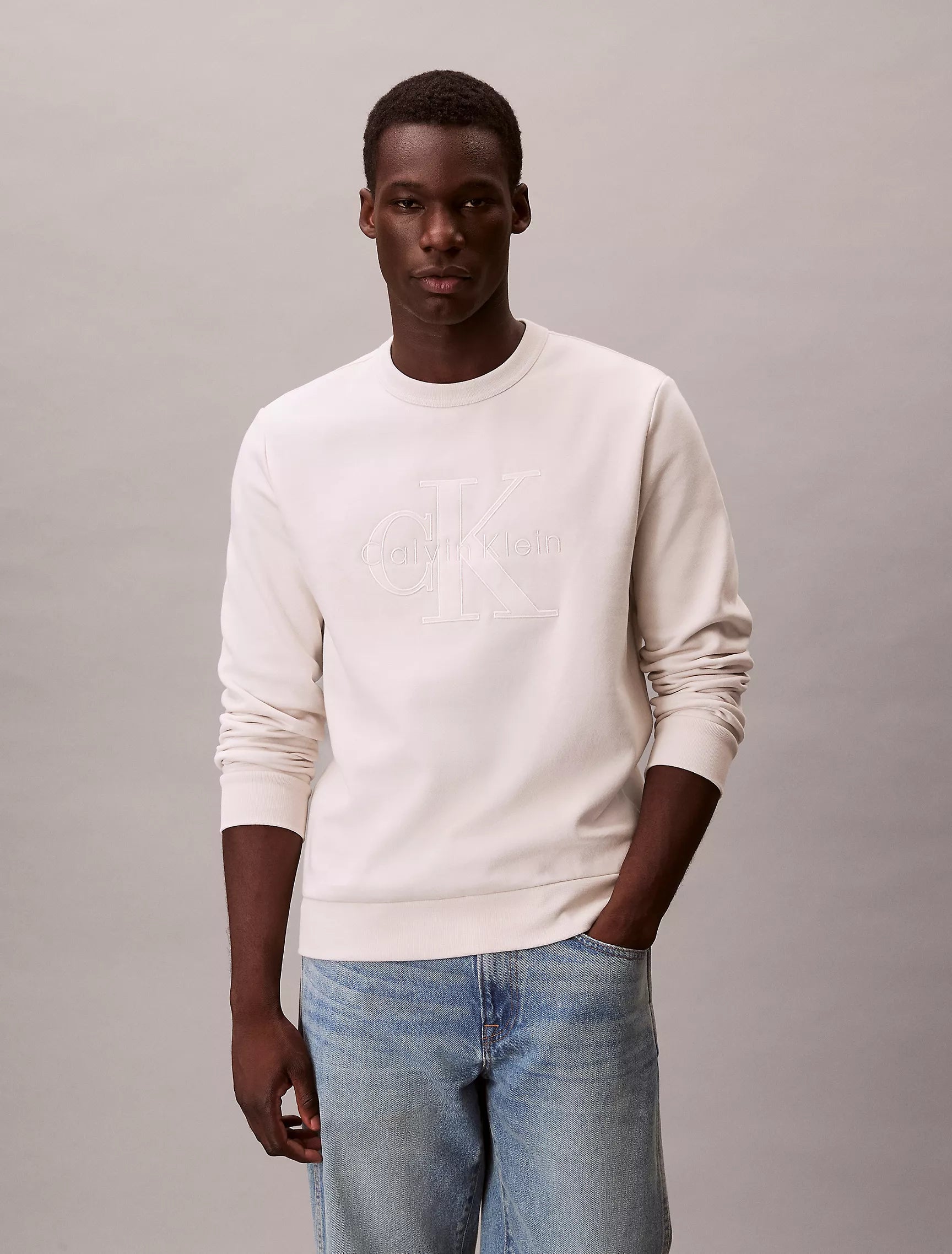 Calvin Klein - Fleece Velvet Monologo Graphic Relaxed Sweatshirt