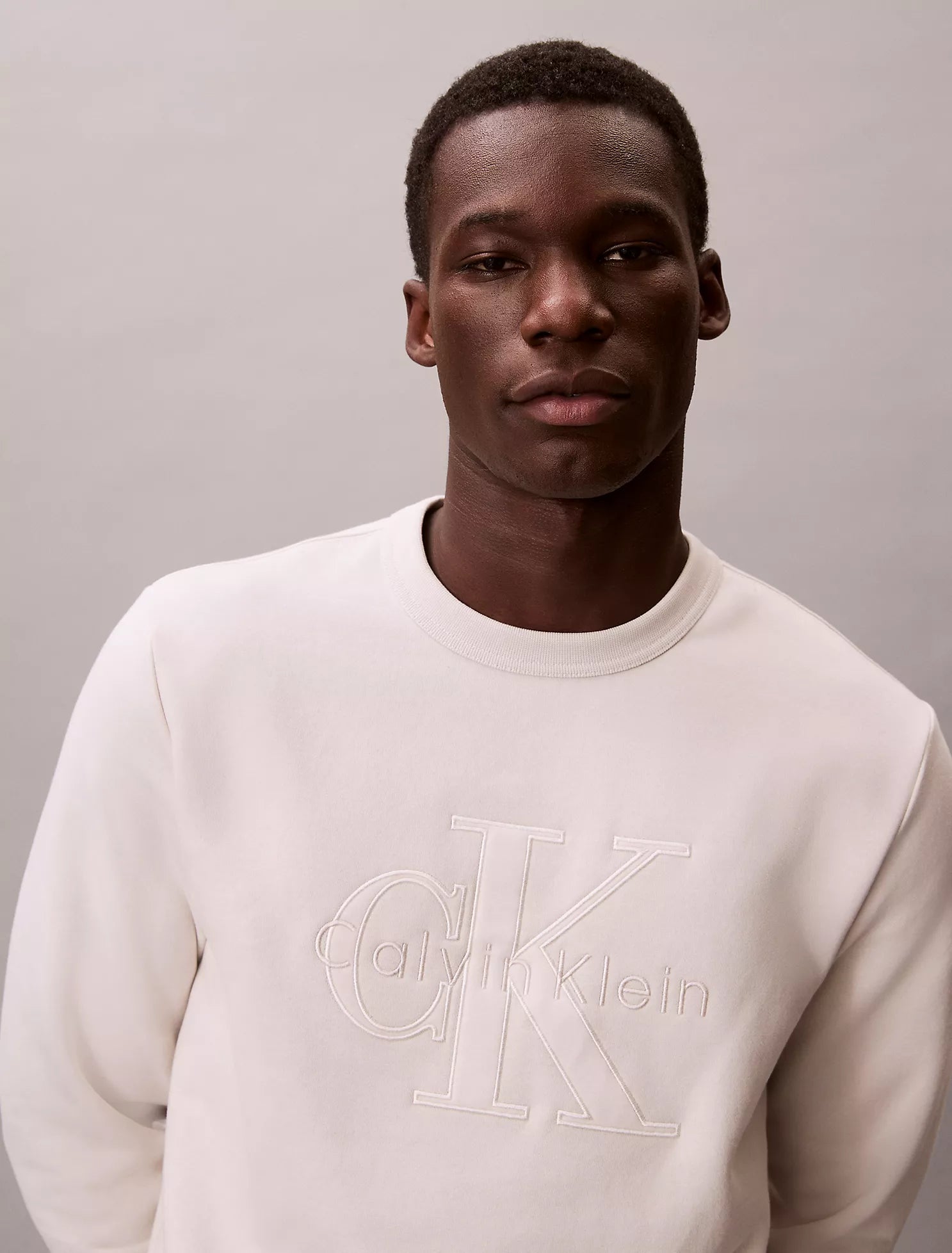 Calvin Klein - Fleece Velvet Monologo Graphic Relaxed Sweatshirt