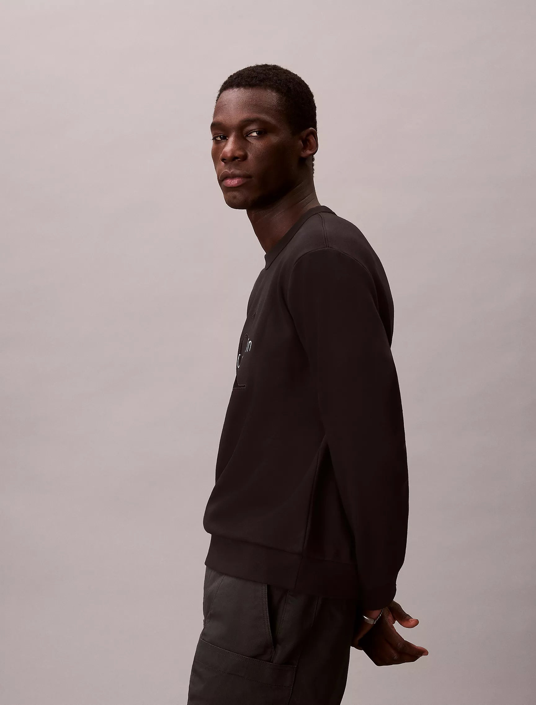 Calvin Klein - Fleece Velvet Monologo Graphic Relaxed Sweatshirt