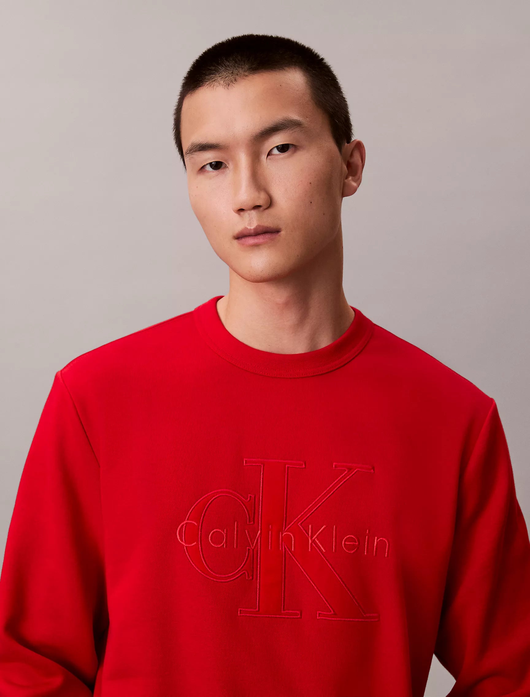 Calvin Klein - Fleece Velvet Monologo Graphic Relaxed Sweatshirt