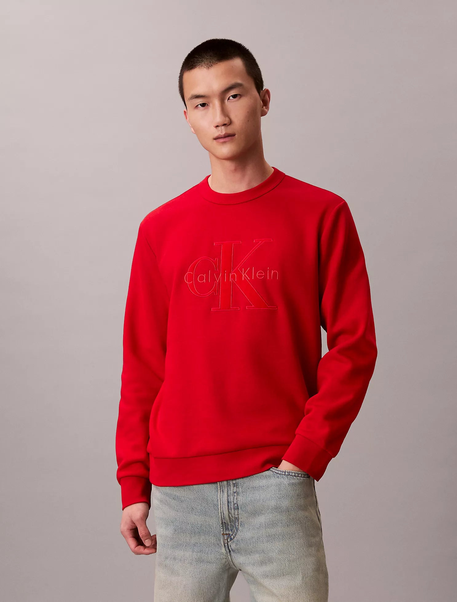 Calvin Klein - Fleece Velvet Monologo Graphic Relaxed Sweatshirt