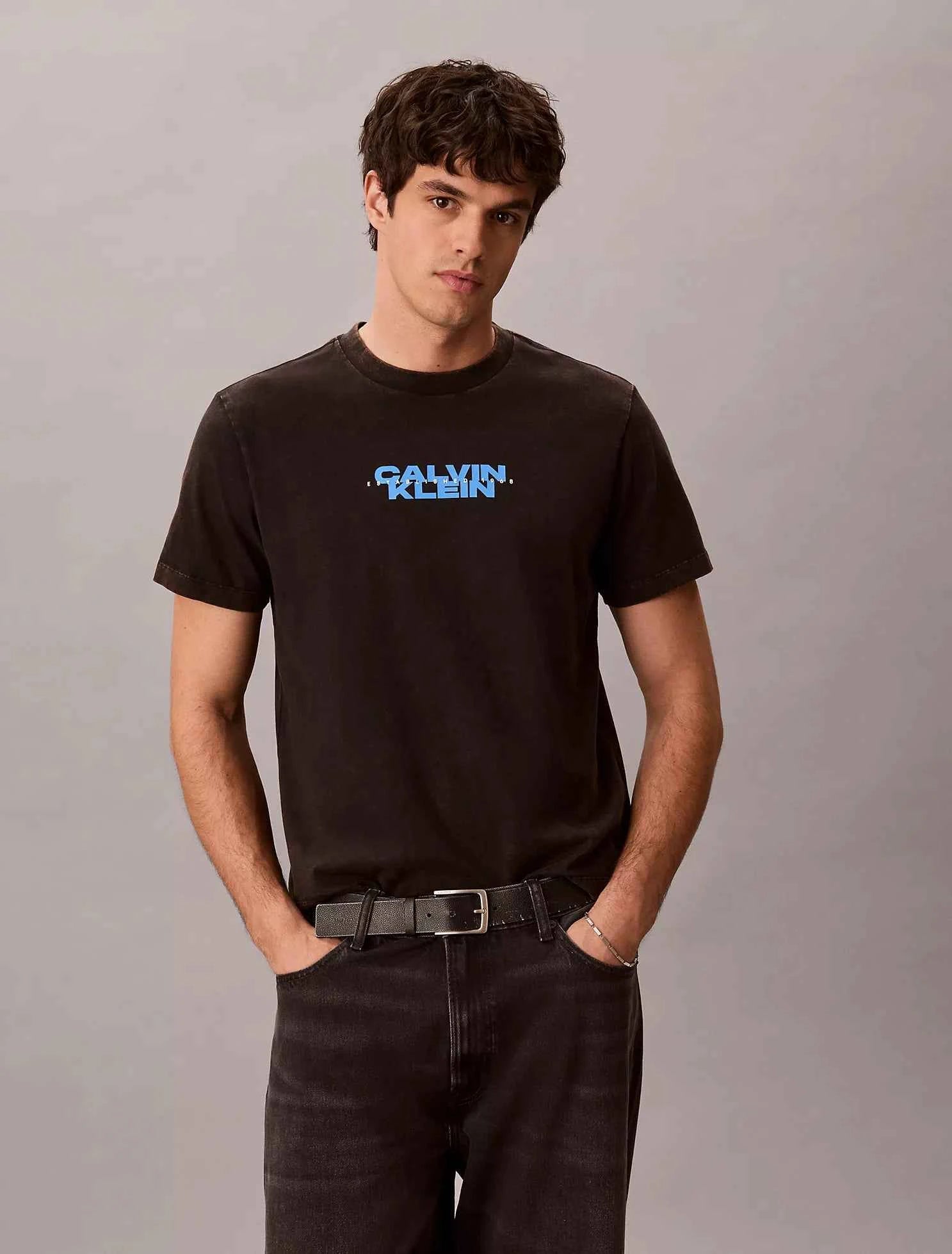 Calvin Klein - Washed Compact Logo Graphic Classic T-Shirt