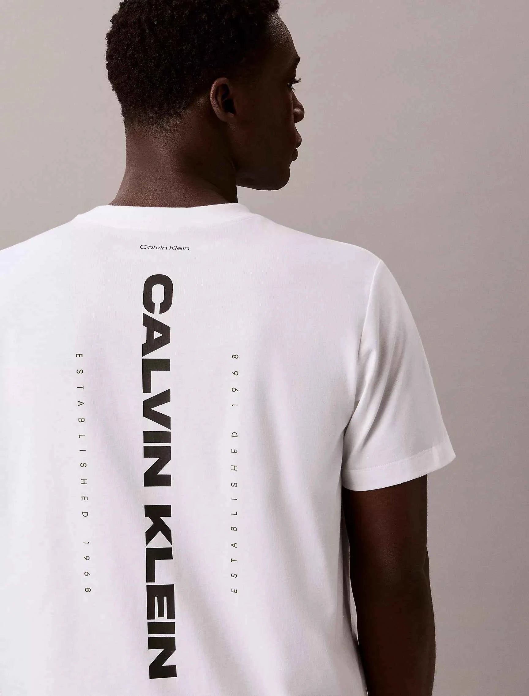 Calvin Klein - Washed Compact Logo Graphic Classic T-Shirt