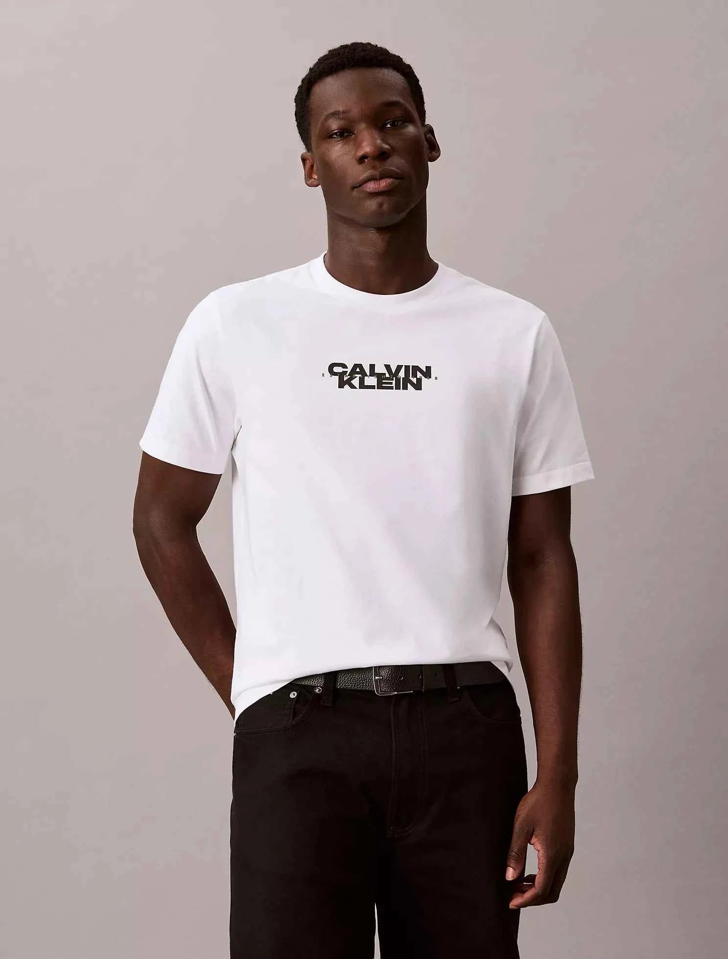 Calvin Klein - Washed Compact Logo Graphic Classic T-Shirt