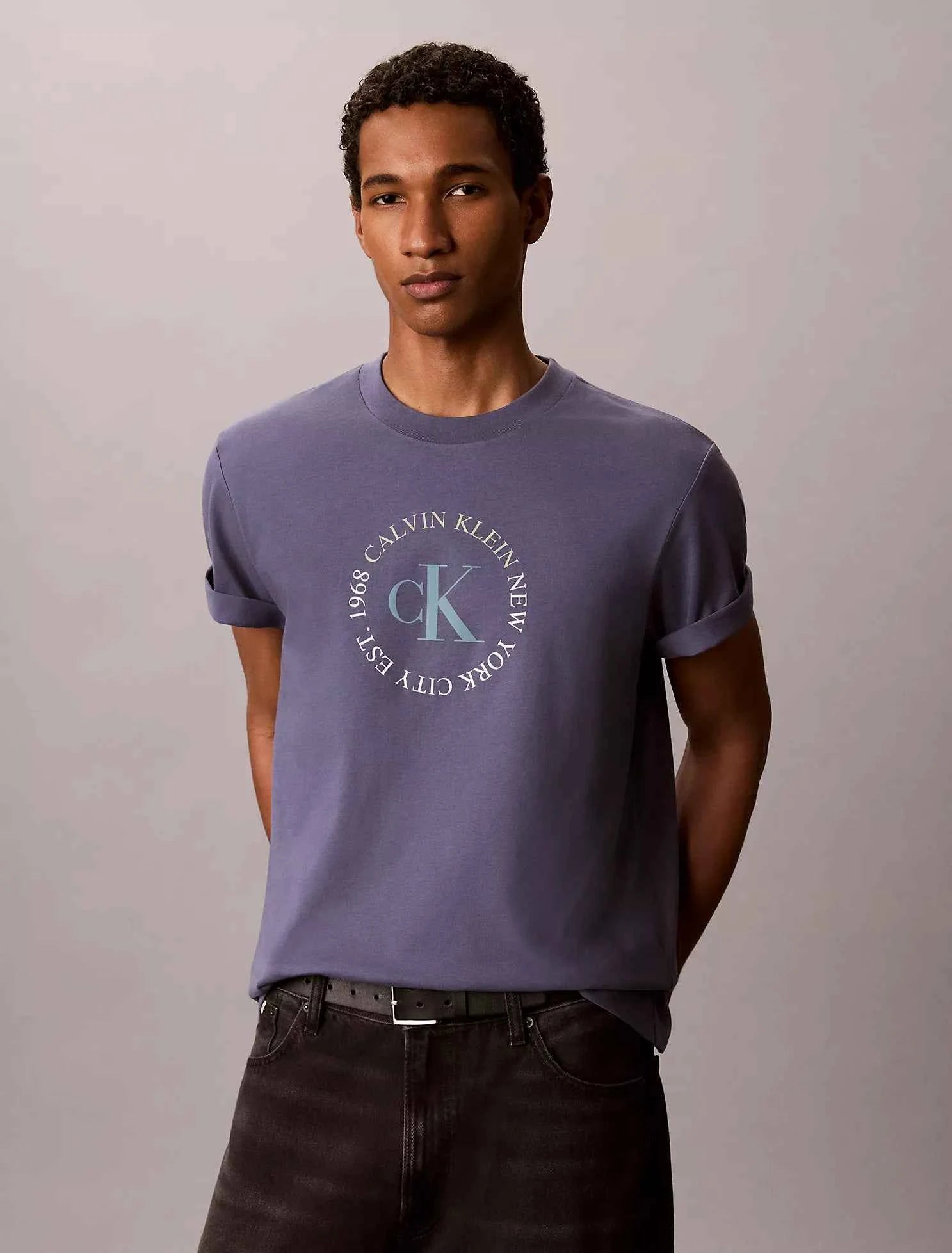 Calvin Klein - Circle Logo Monogram Graphic Tee