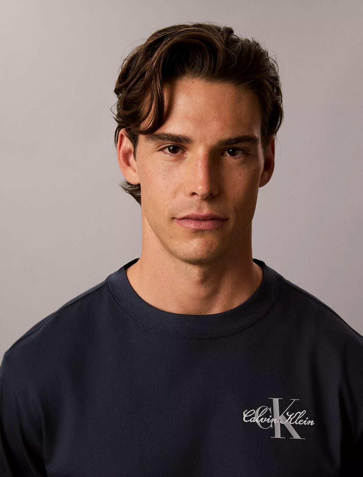 Calvin Klein - Script Monologo Graphic Long Sleeve T-Shirt