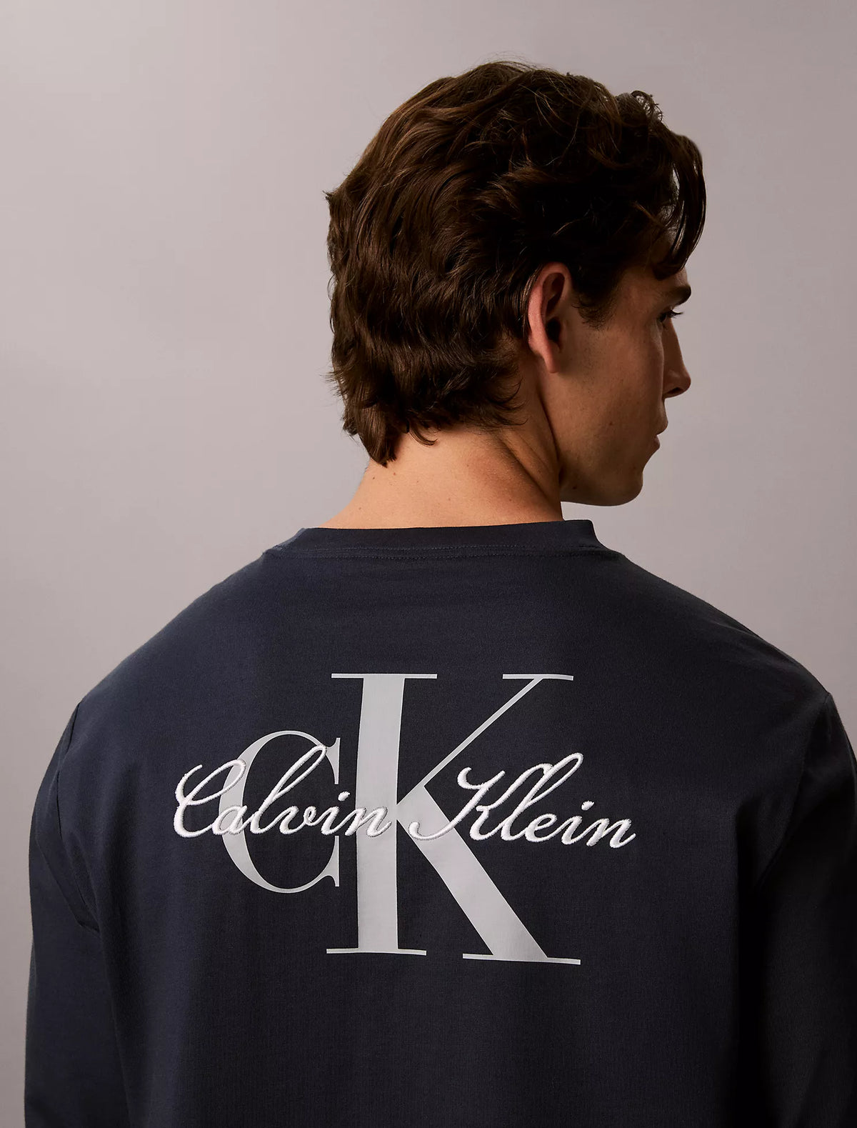 Calvin Klein - Script Monologo Graphic Long Sleeve T-Shirt