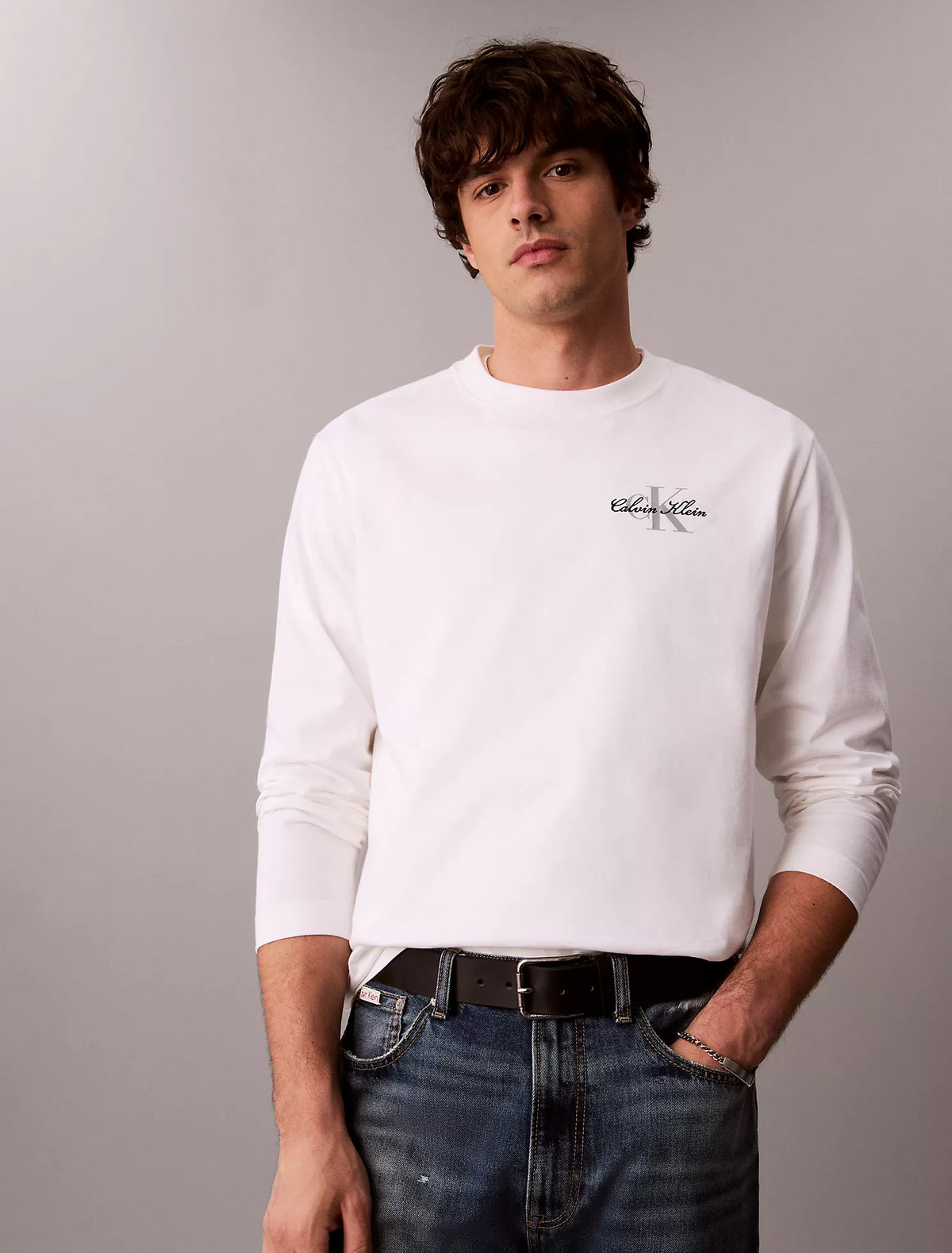 Calvin Klein - Script Monologo Graphic Long Sleeve T-Shirt