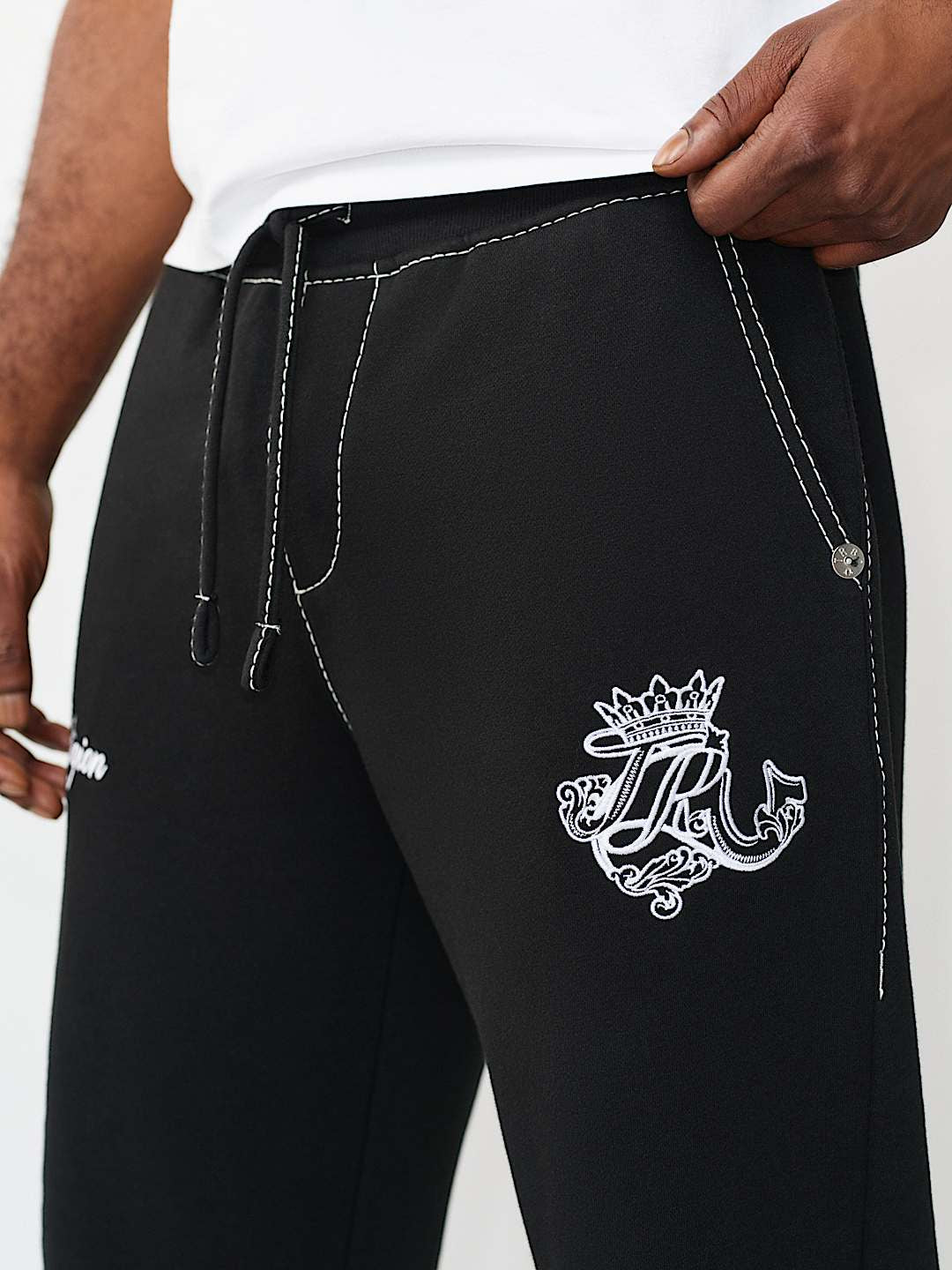 True Religion - Logo Crest Big T Baggy Sweatpant