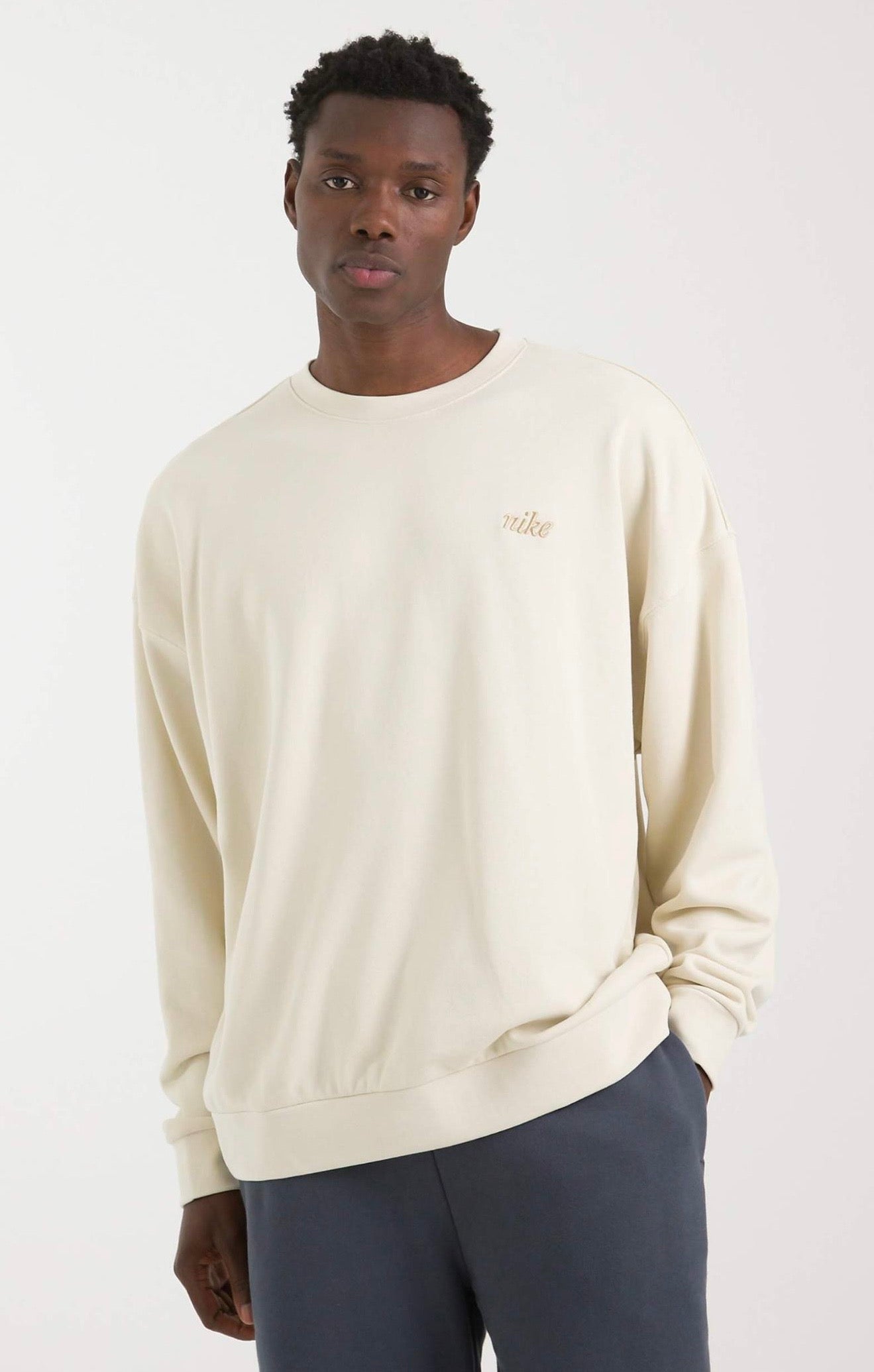 Nike - Essential Crewneck Sweatshirt IMMEDIATE