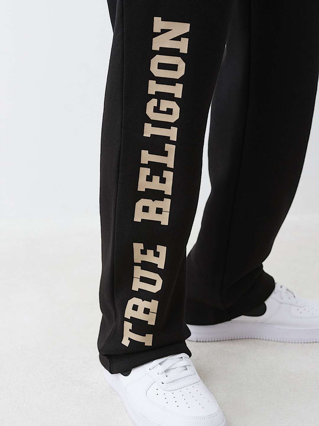 True Religion - GLOBAL HORSESHOE STRAIGHT LEG SWEATPANT - Brandatak Store