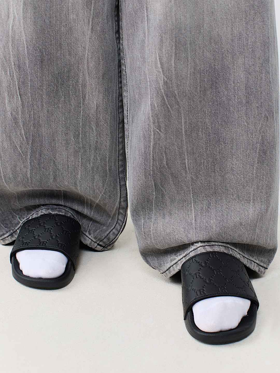 True Religion - Horseshoe Allover Print Slides