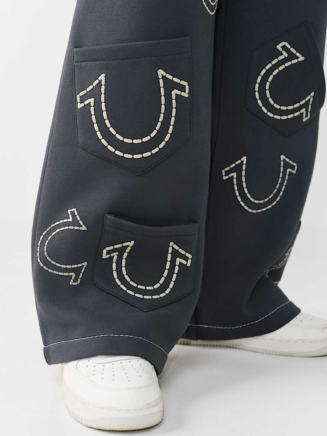 True Religion - Horseshoe Big T Baggy Sweatpant
