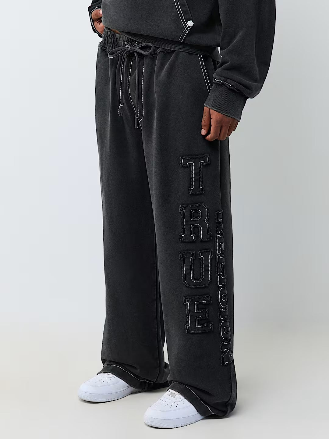True Religion - Logo Appliqué Big T Baggy Sweatpant