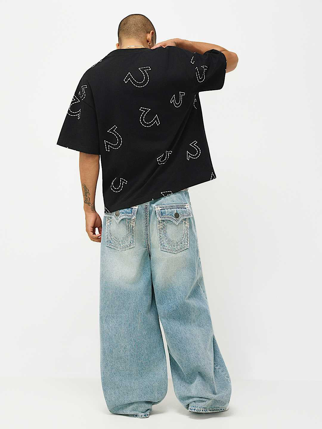 True Religion - Horseshoe Print Logo Heavyweight Oversized Tee