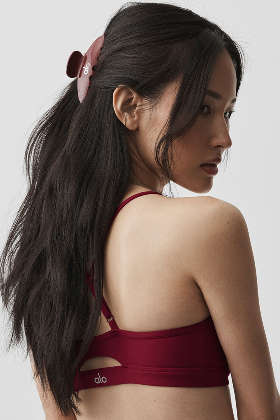 ALO YOGA - 90's Claw Clip - Summer Romance Red