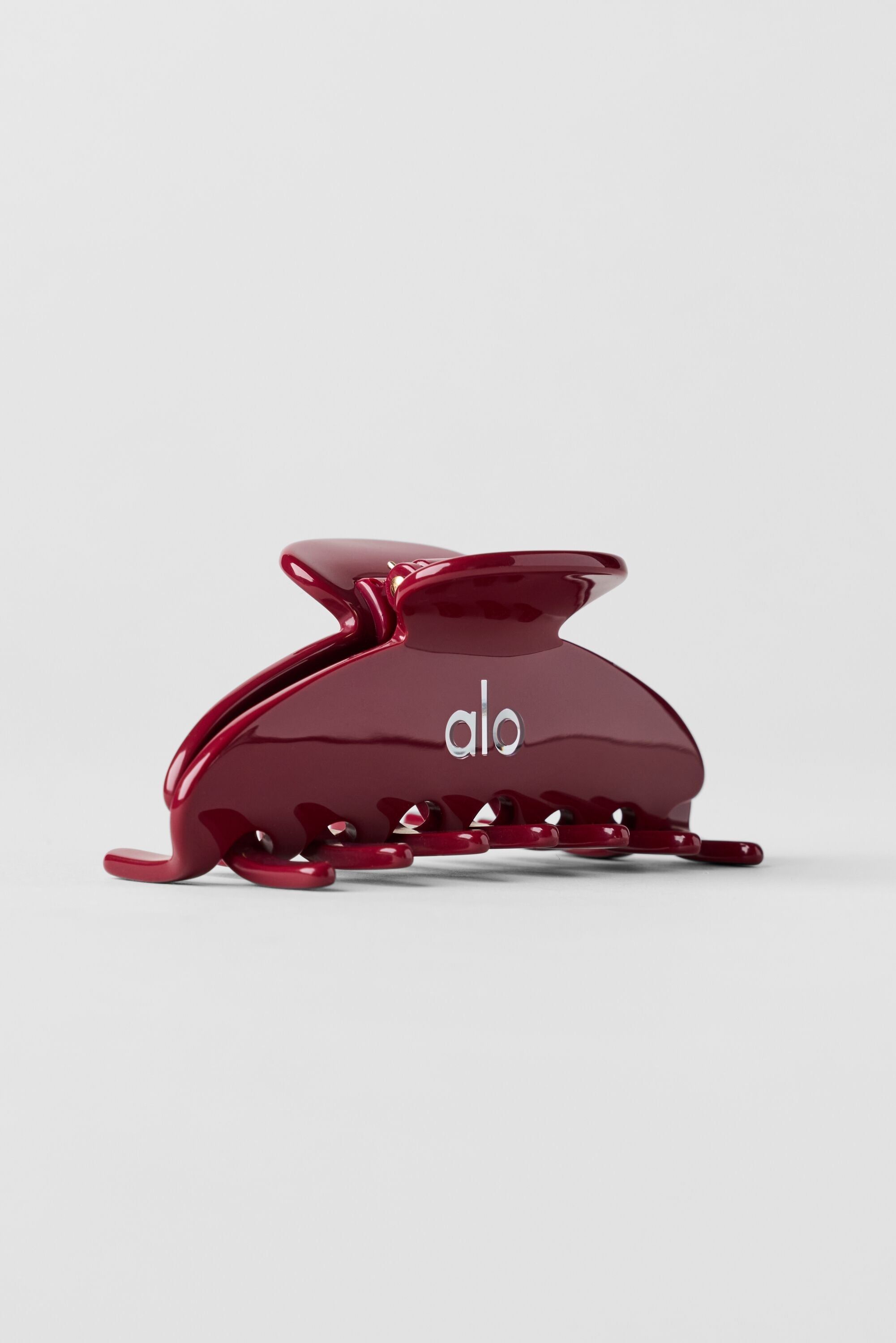 ALO YOGA - 90's Claw Clip - Summer Romance Red