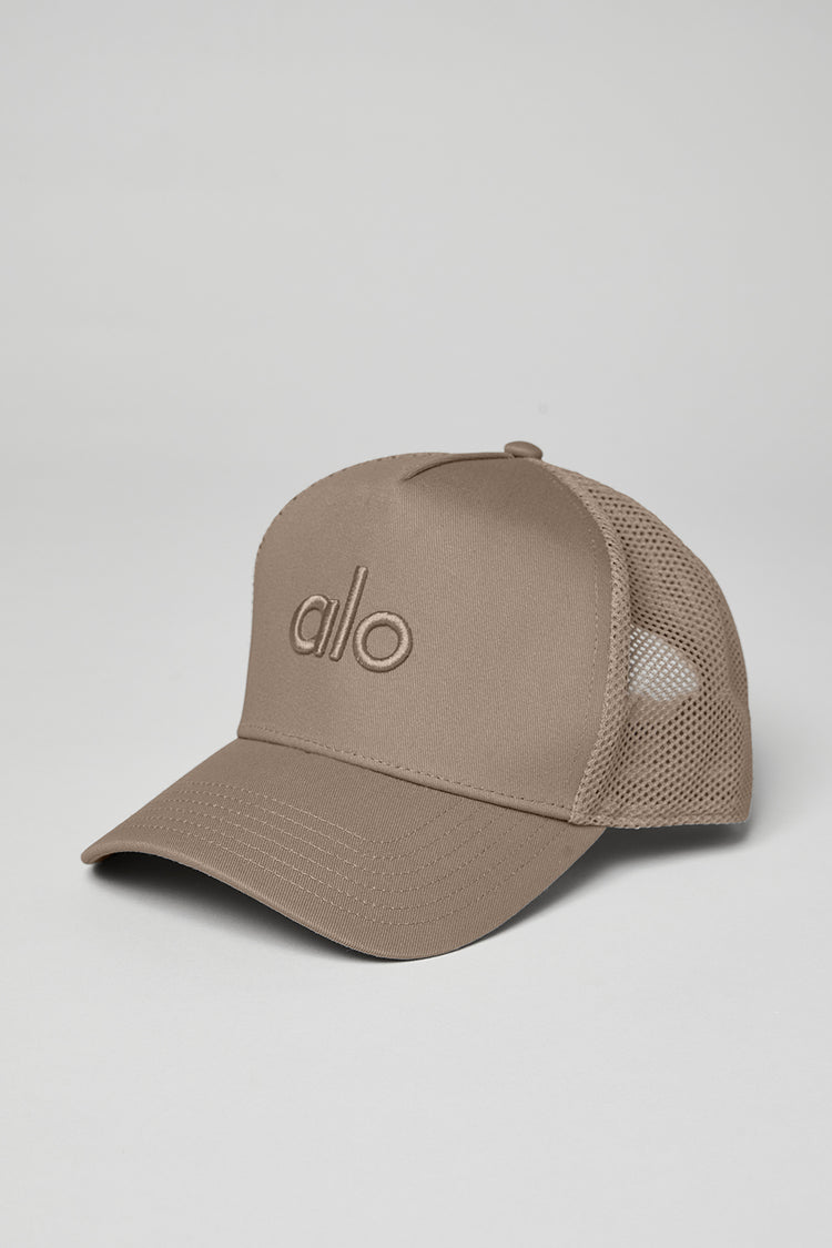 Alo Yoga - District Trucker Hat