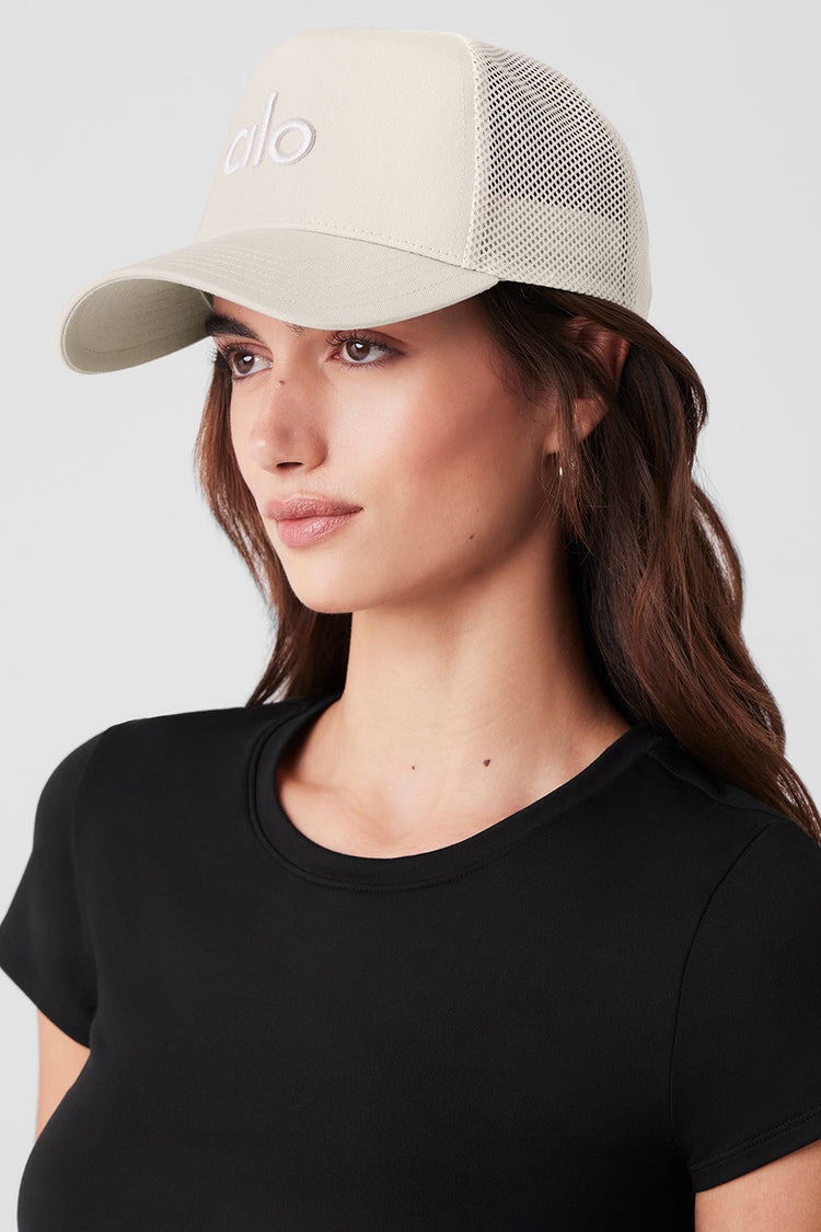 Alo Yoga - District Trucker Hat