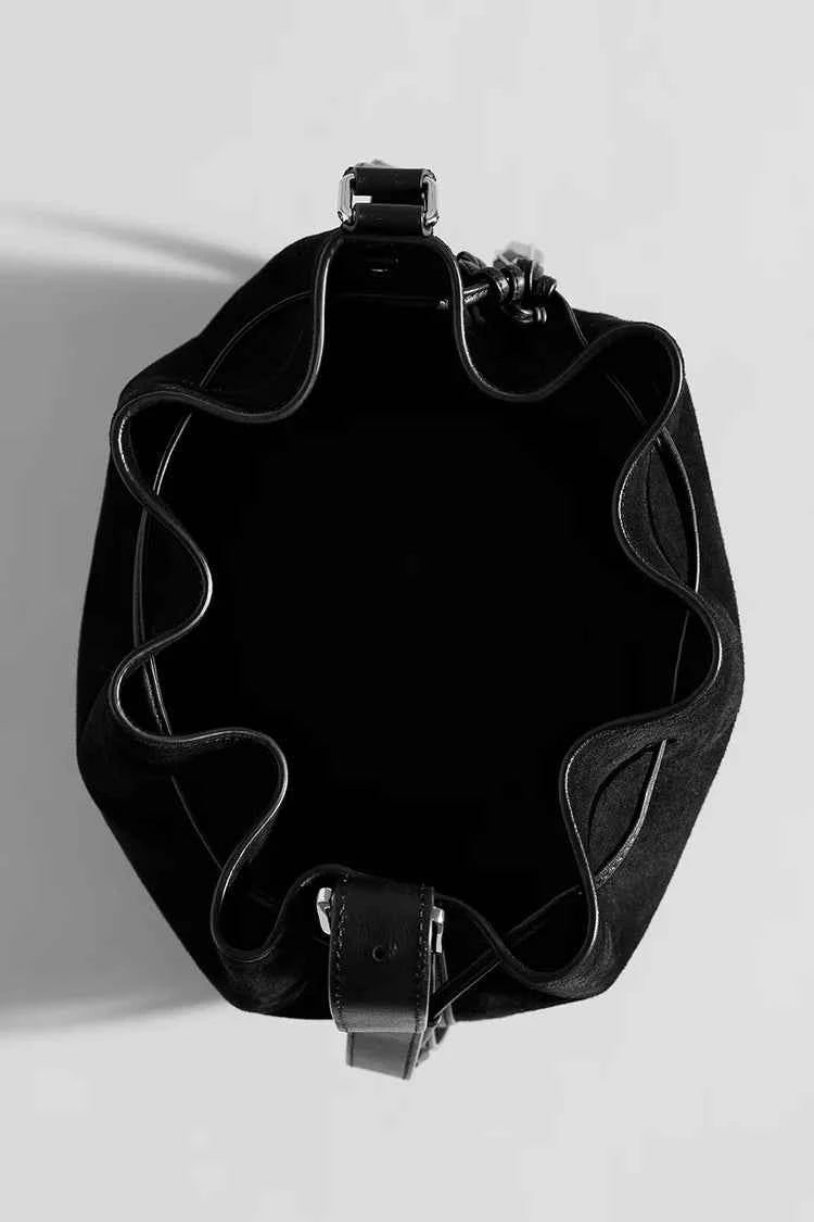 ALO YOGA - Balance Bucket