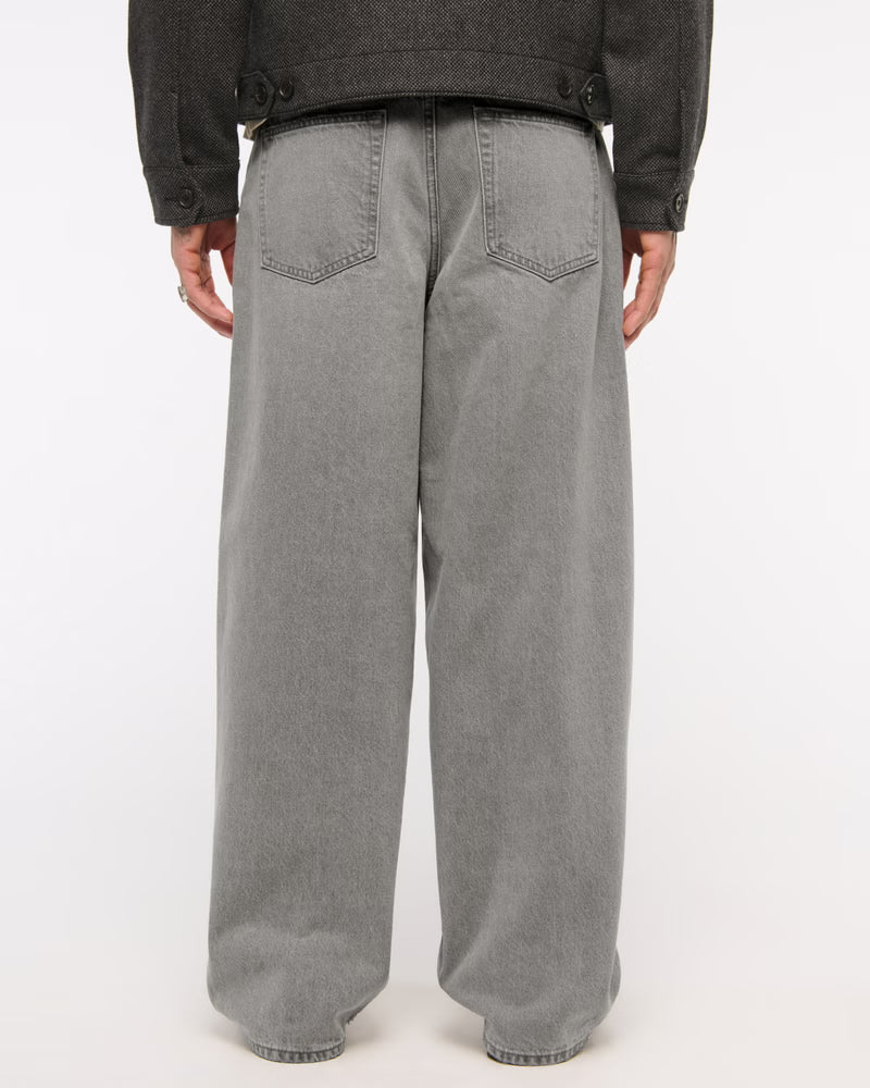 Abercrombie & Fitch - Ultra Baggy Jeans