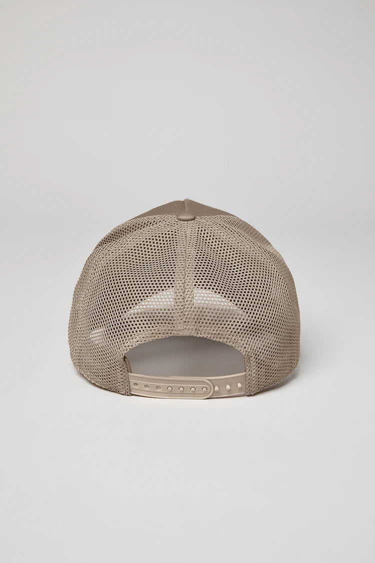 Alo Yoga - District Trucker Hat