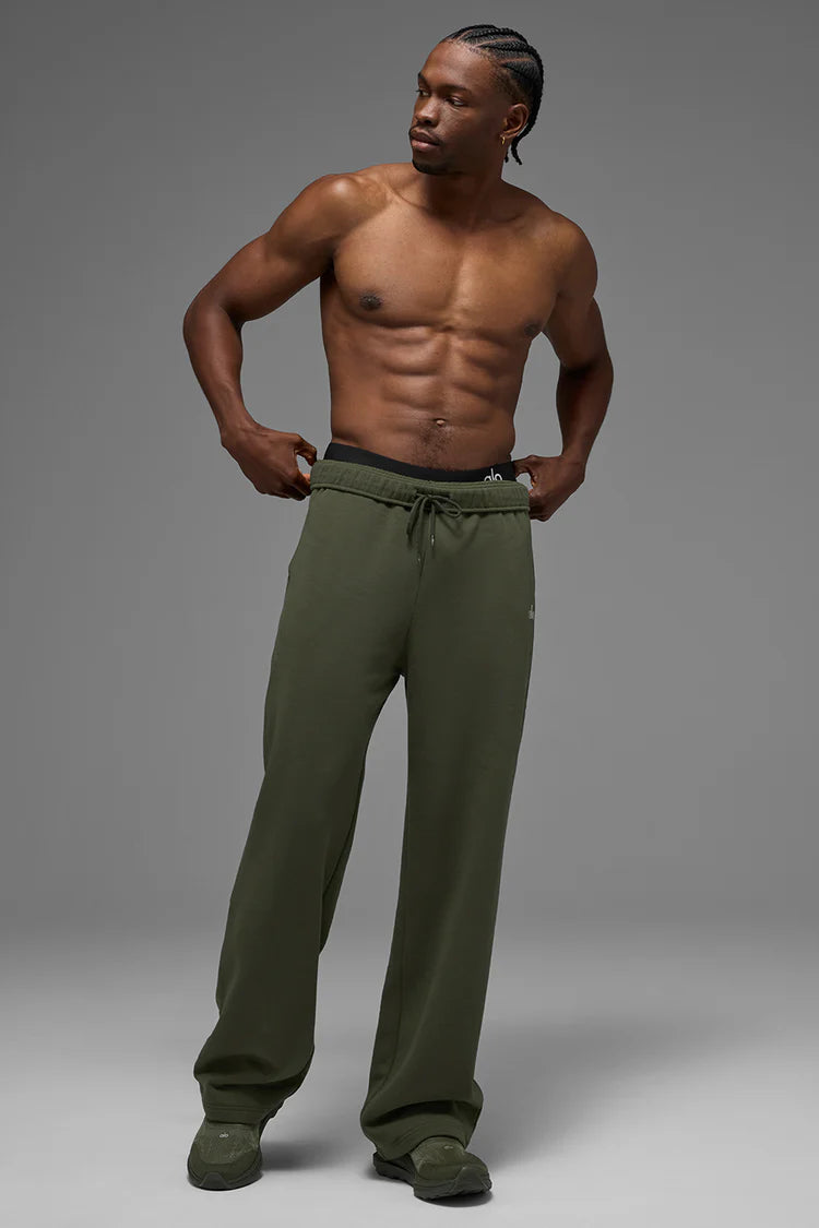 Alo Yoga - Accolade Straight Leg Sweatpant