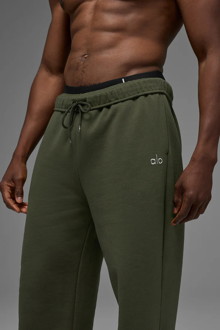 Alo Yoga - Accolade Straight Leg Sweatpant